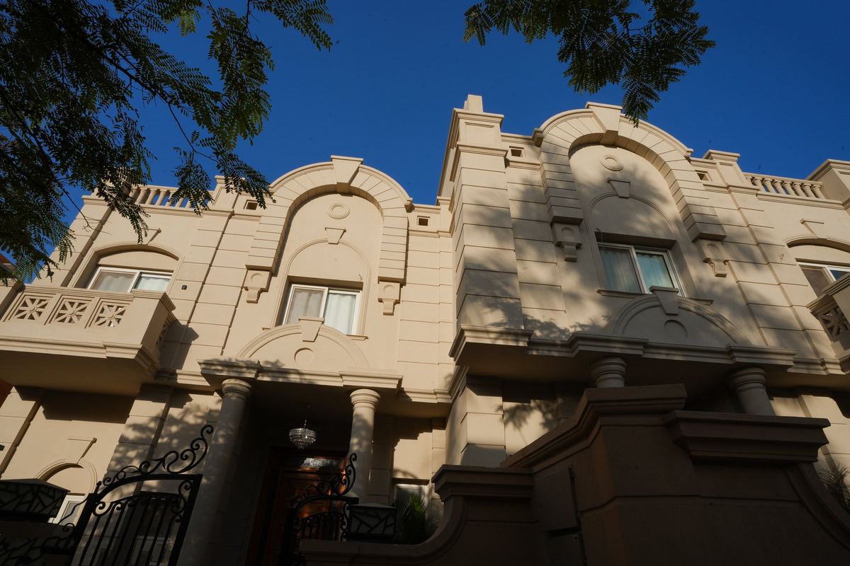 L-Villa and L-Villa II side by side: the two mirrored stone façades in Legenda